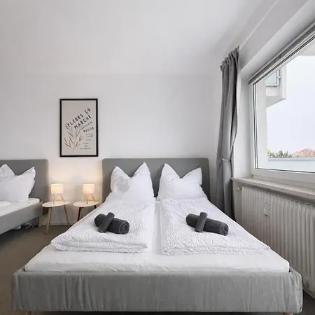 Stilvolles Fuer Bis Zu 4 Gaeste - Kueche & Balkon * München
