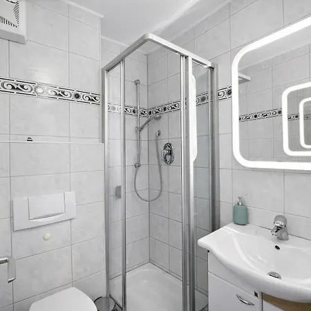 Stilvolles Fuer Bis Zu 4 Gaeste - Kueche & Balkon 아파트