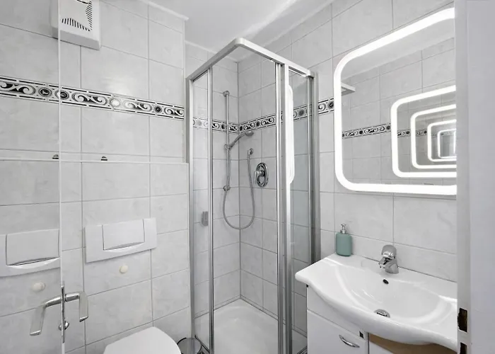 Stilvolles Fuer Bis Zu 4 Gaeste - Kueche & Balkon 아파트